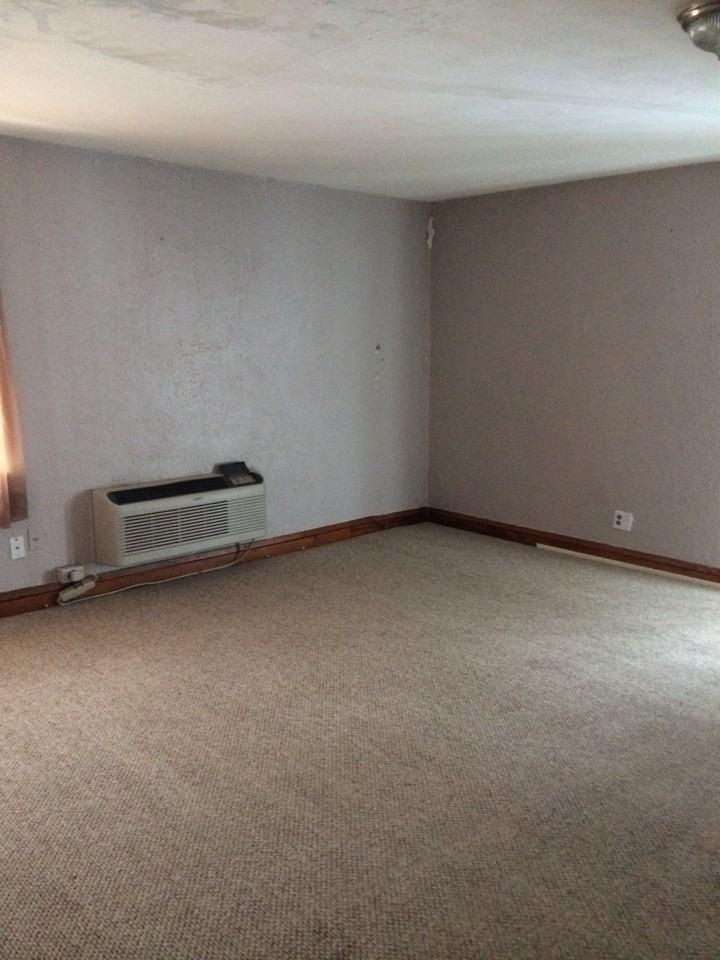 2527 1/2 Lincoln Ave - Photo 2 of 10