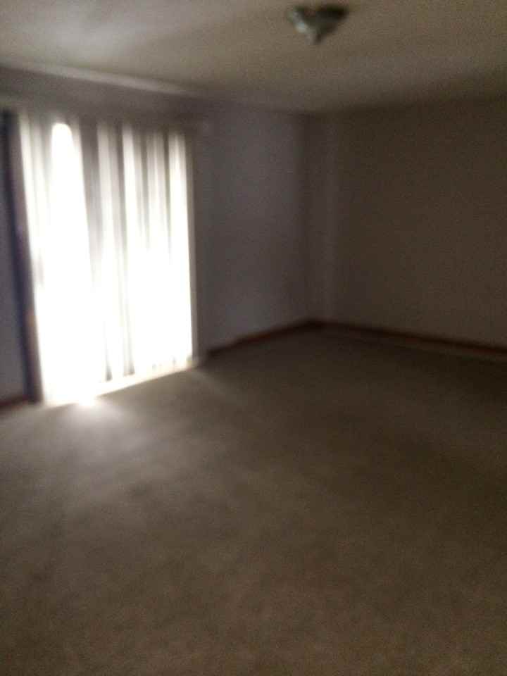 2527 1/2 Lincoln Ave - Photo 3 of 10