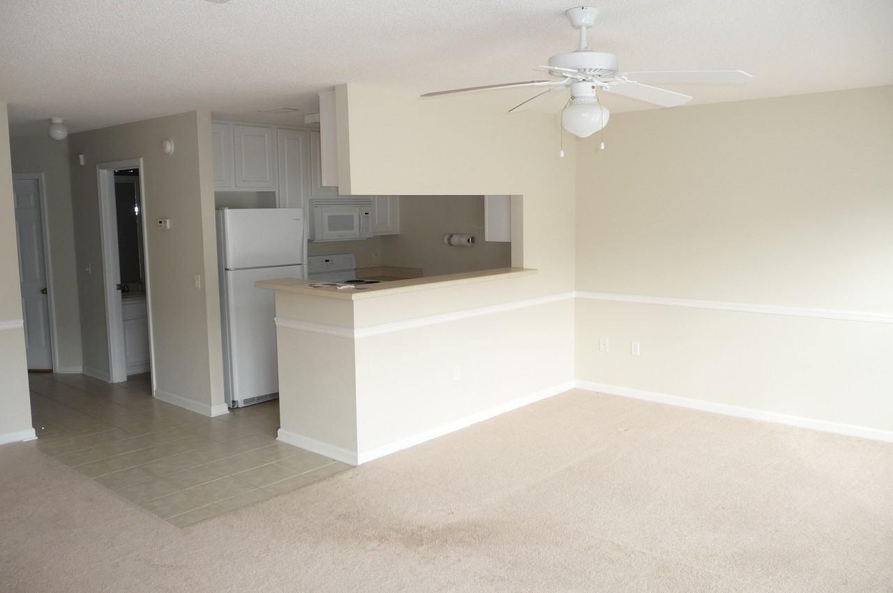 132 S Springview Dr - Photo 3 of 13