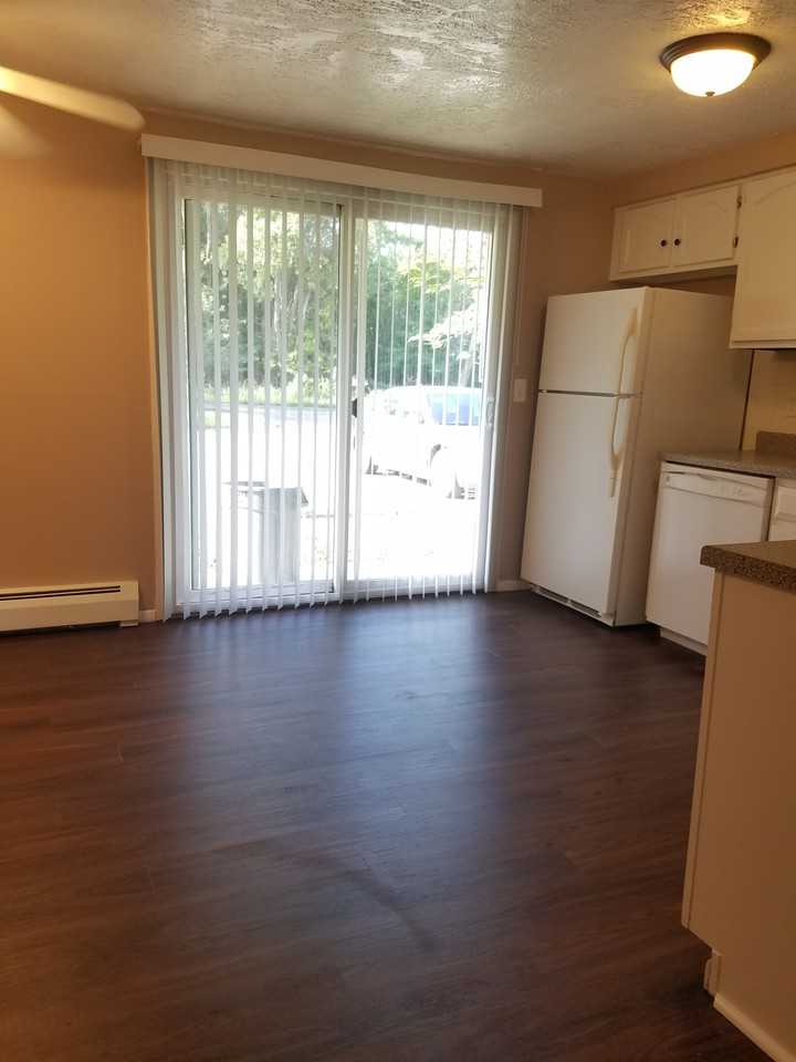 454 South St - Photo 2 of 5