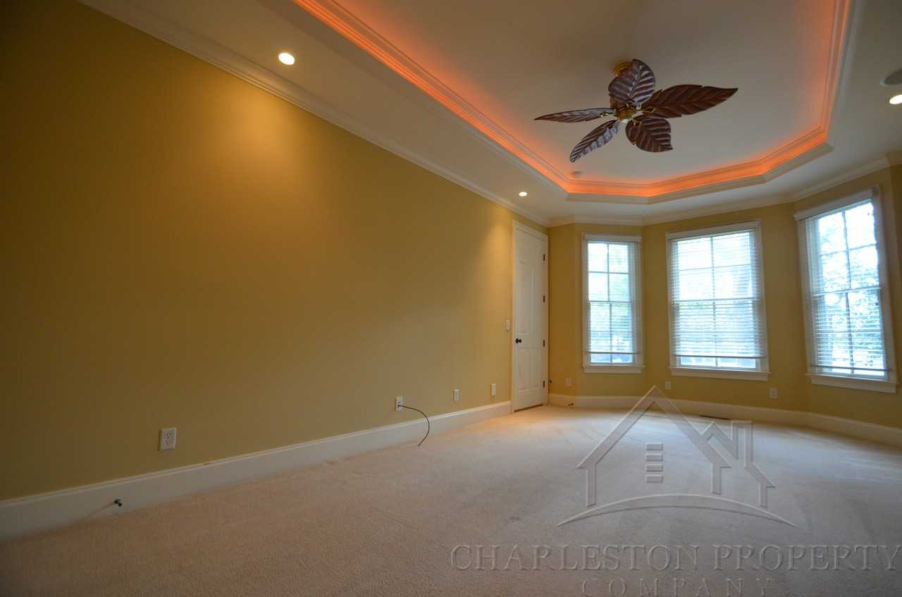 10 Grove Ln - Photo 3 of 5