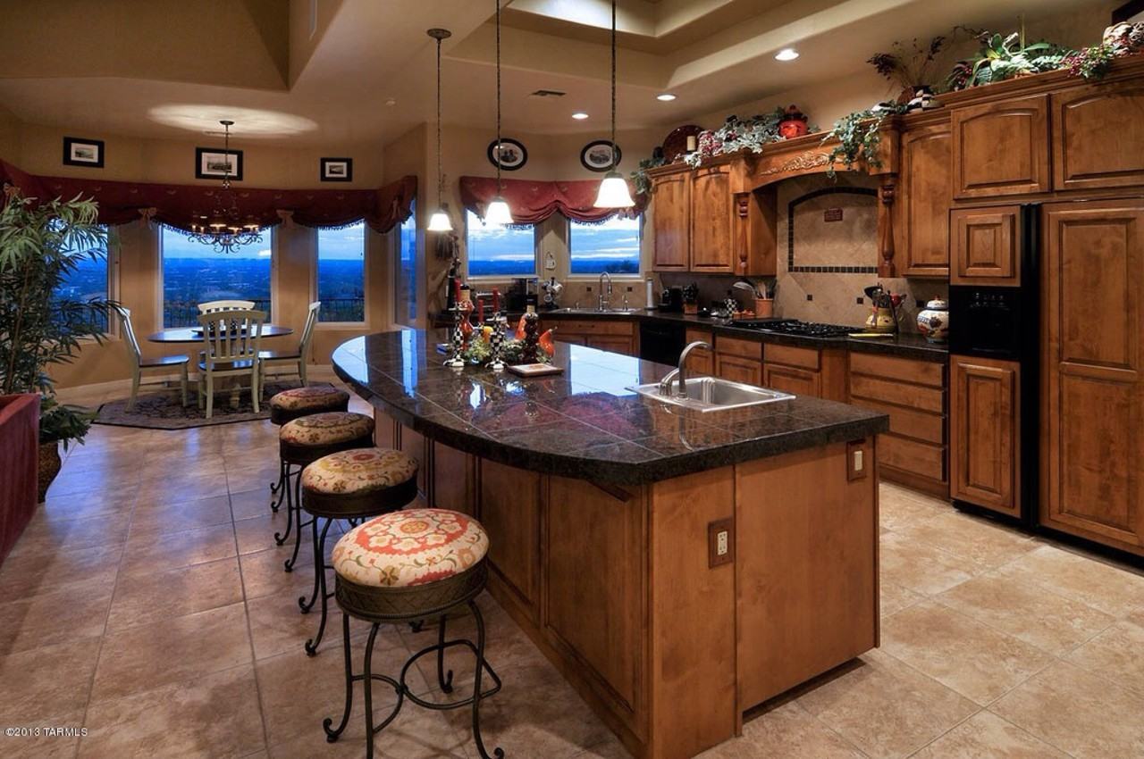 5251 N Highland Park Pl - Photo 3 of 19