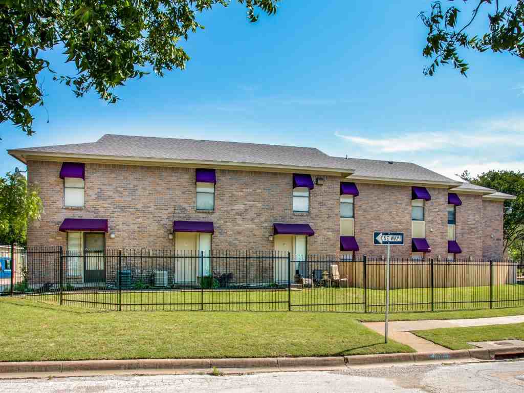 1605 5Th Ave - Photo 3 of 25