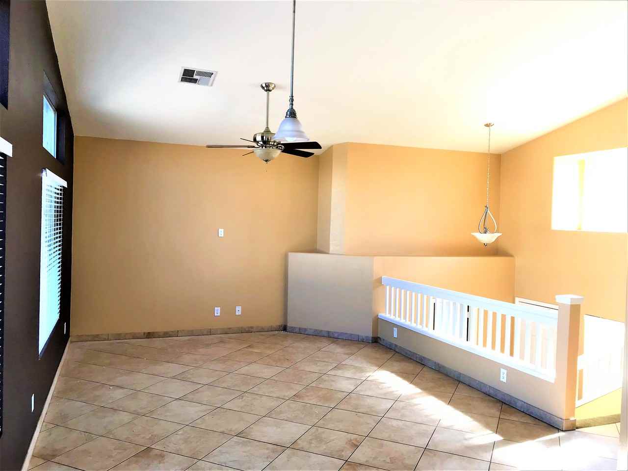 992 W Hudson Way - Photo 2 of 6