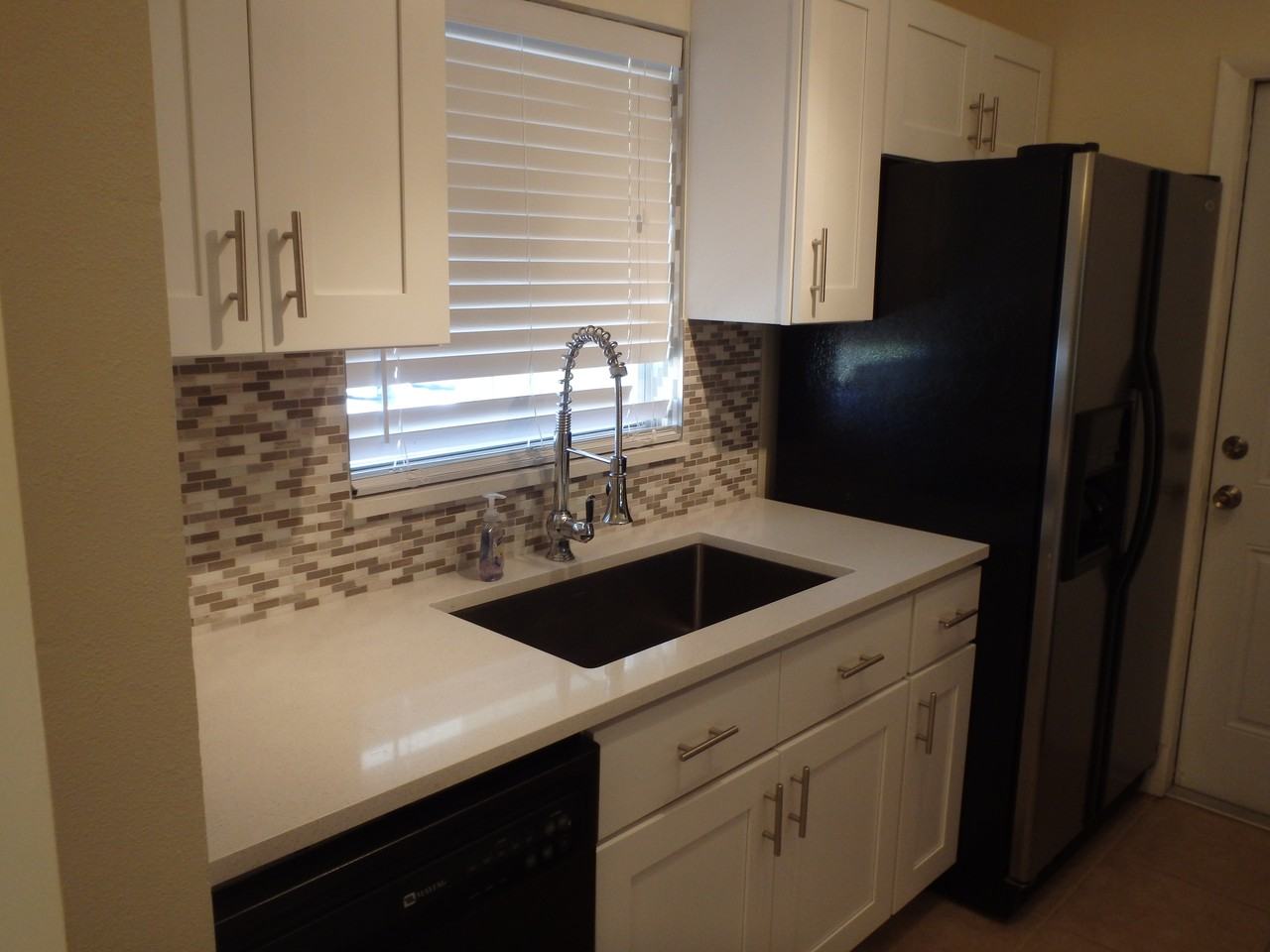 4060 Alachua Ave - Photo 2 of 15