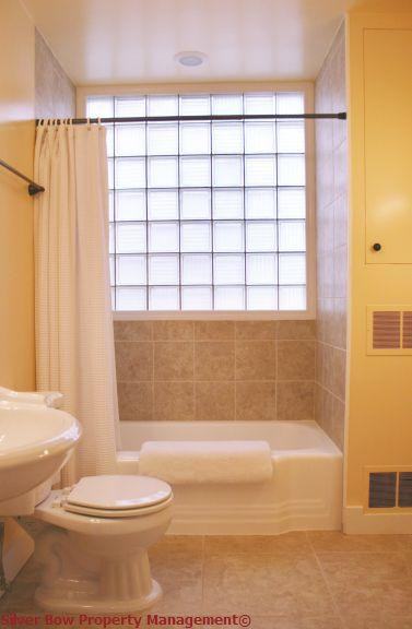 525-525 1/2 West Mercury St - Photo 2 of 5