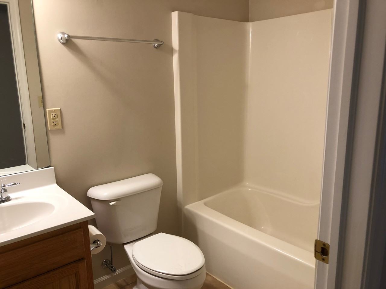 940 E High St - Photo 3 of 11