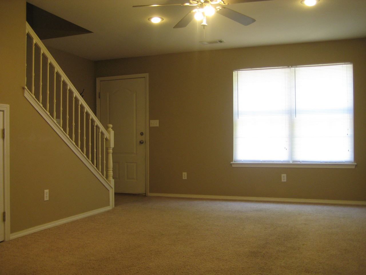 1451 W Netherland Way - Photo 3 of 6