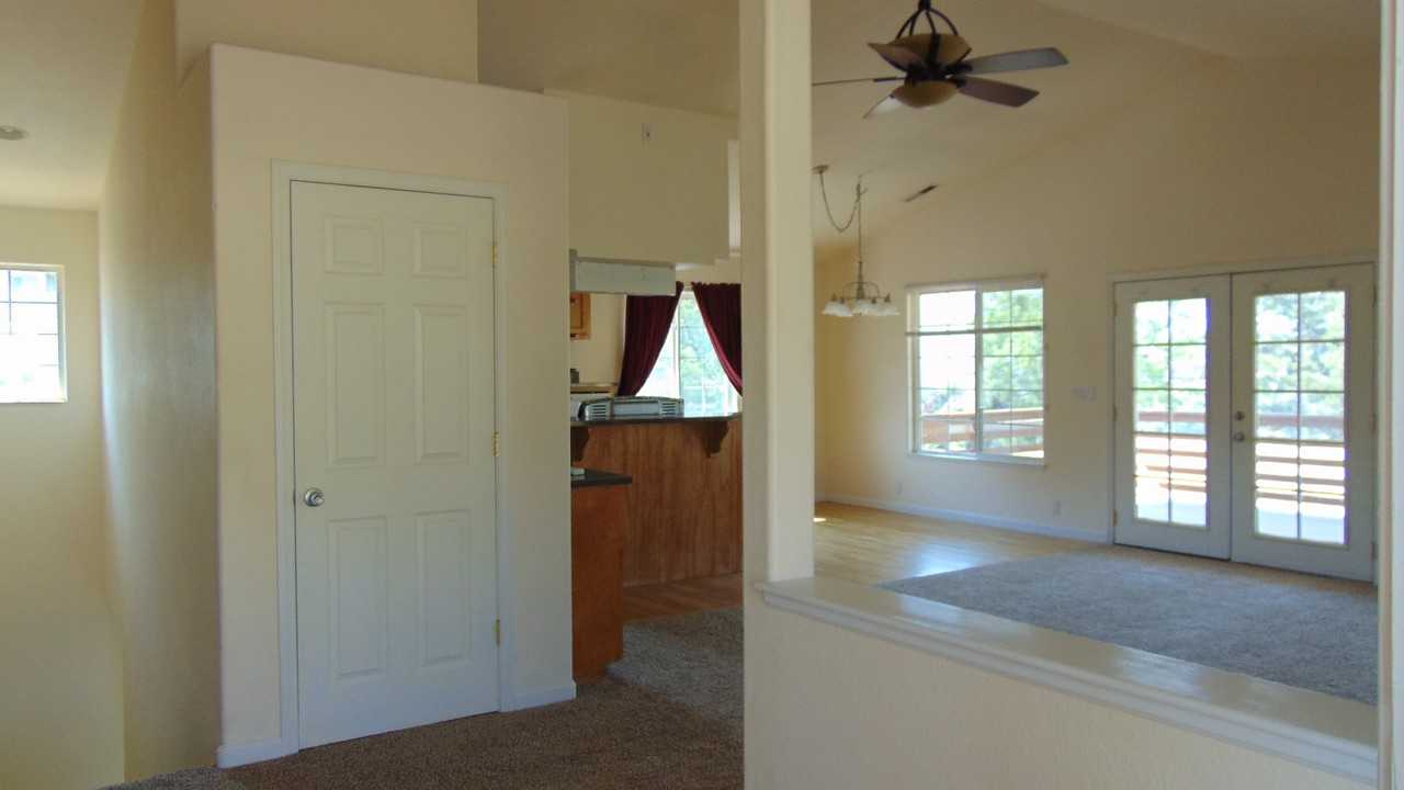 10455 Sunset Ridge Dr - Photo 2 of 24