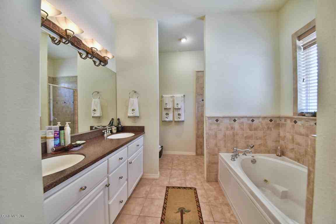 15620 NW 112th Ave - Photo 2 of 3