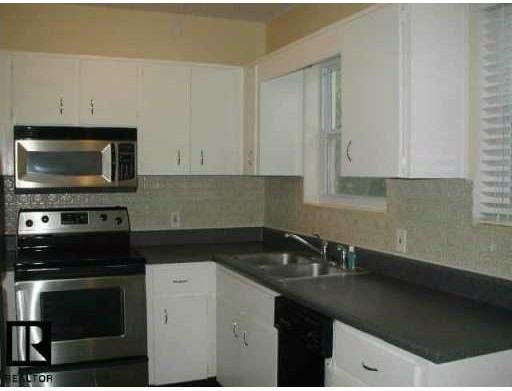 3725 Oak St NE - Photo 2 of 2