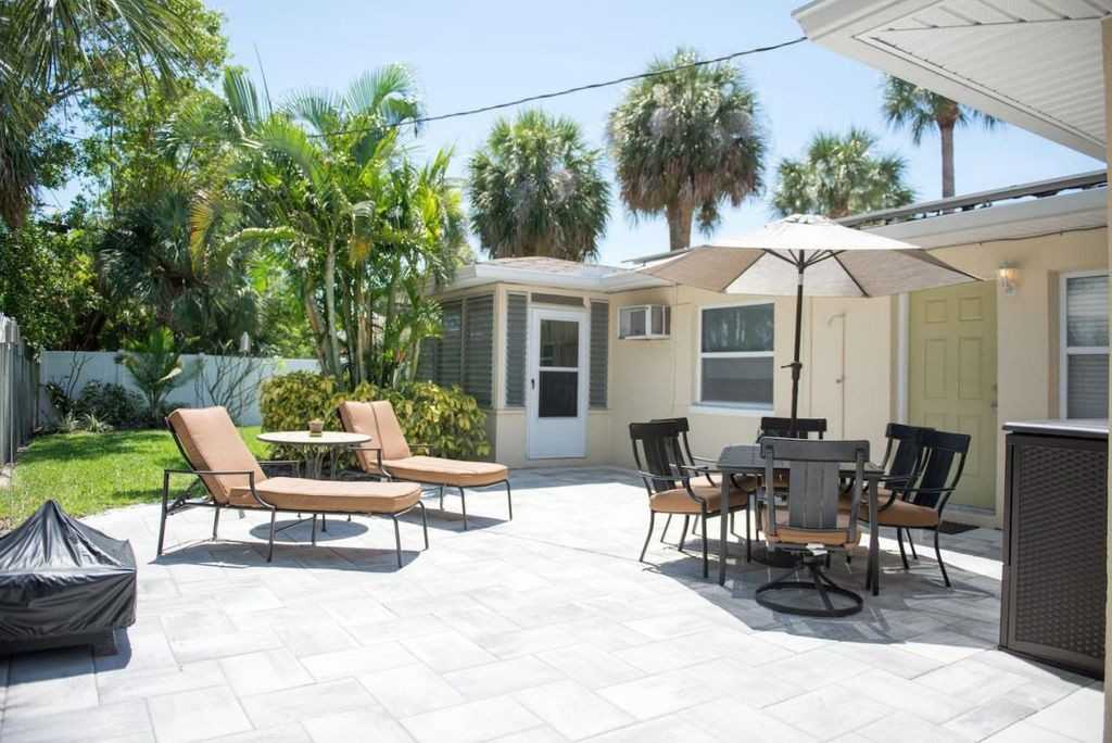 112 46th Ave - Photo 2 of 19