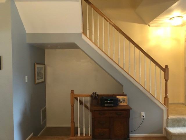 911 Halleck Dr - Photo 2 of 24