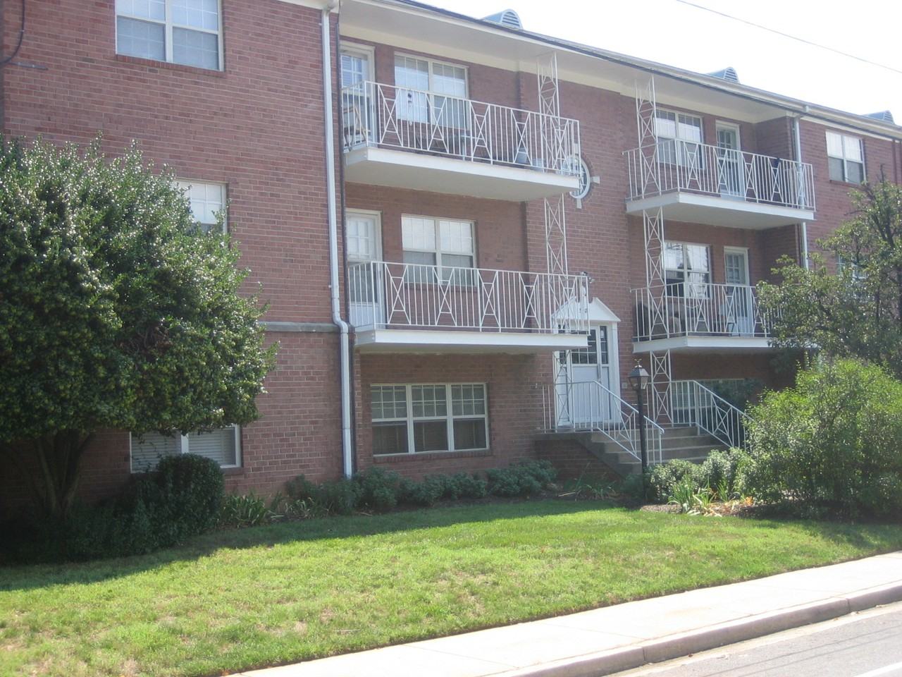 4410 N. Carlin Springs Rd - Photo 2 of 3