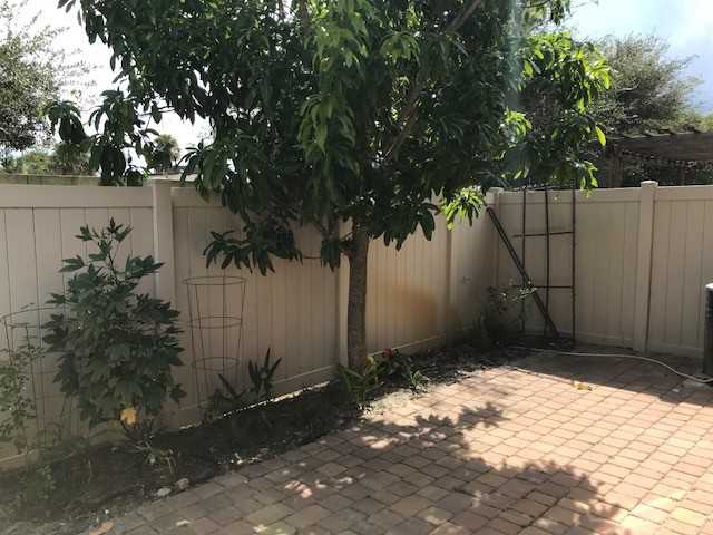 129 Montecito Dr - Photo 3 of 17