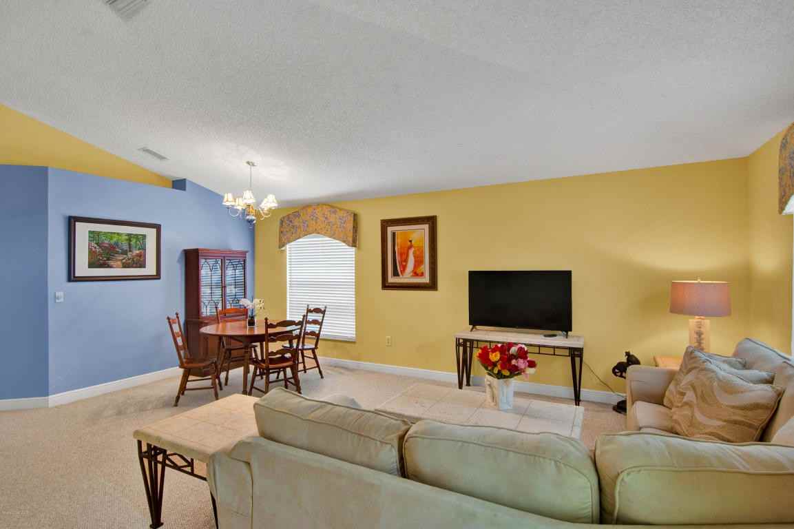 1072 Bainbury Ln - Photo 2 of 26