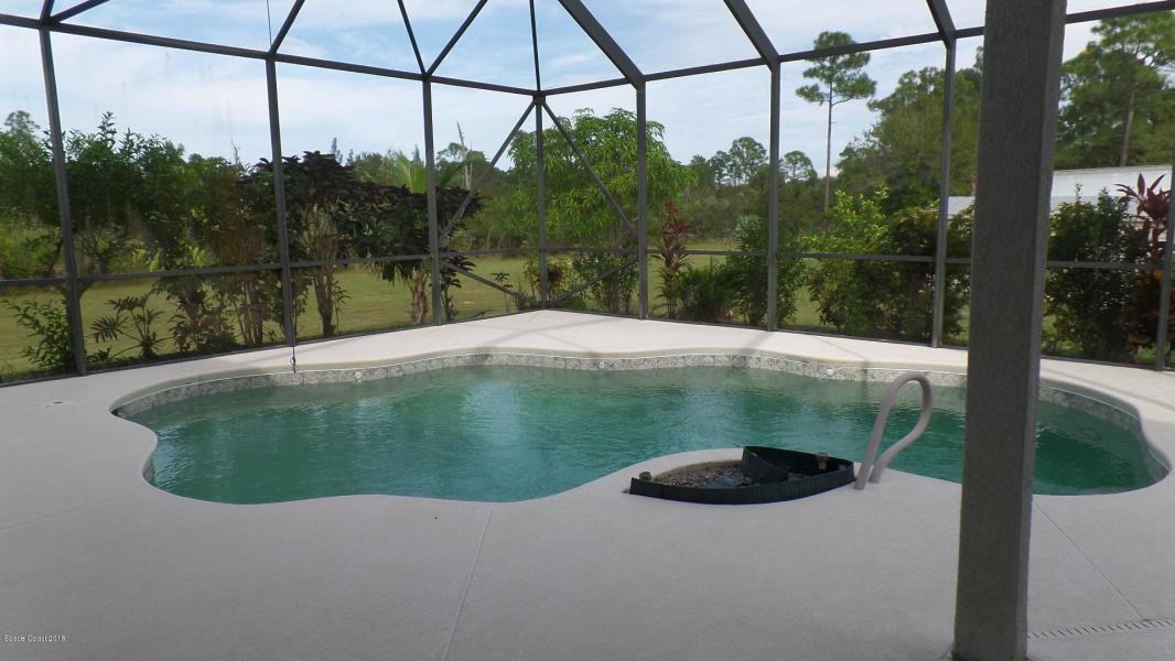 2645 Kelly Ln - Photo 3 of 16