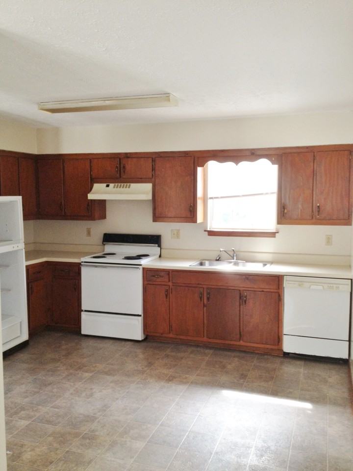 5102 Dodson Branch Rd - Photo 2 of 4