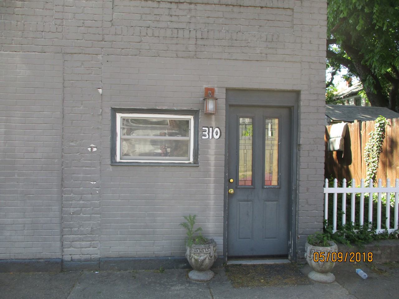 310 S Sheppard St - Photo 2 of 13