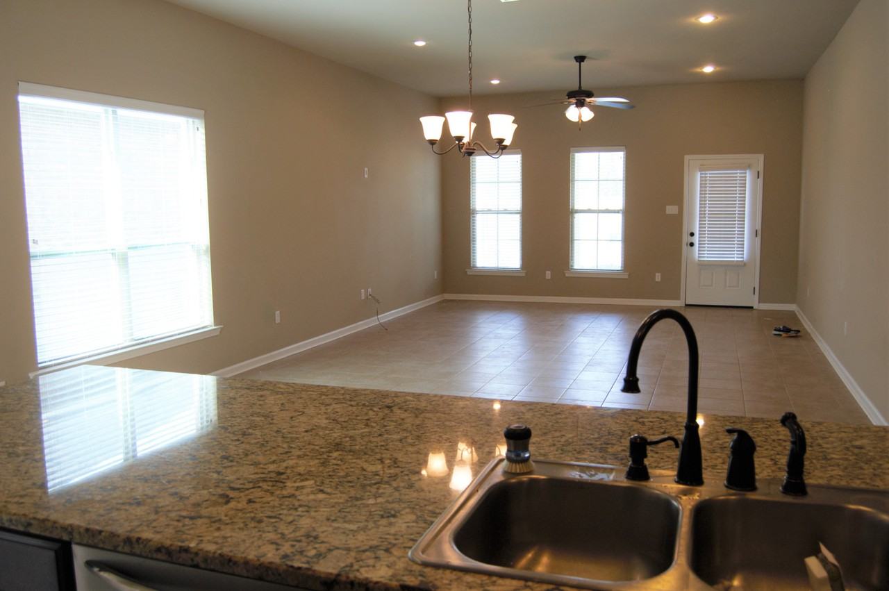 828 Northbrook Dr - Photo 2 of 15