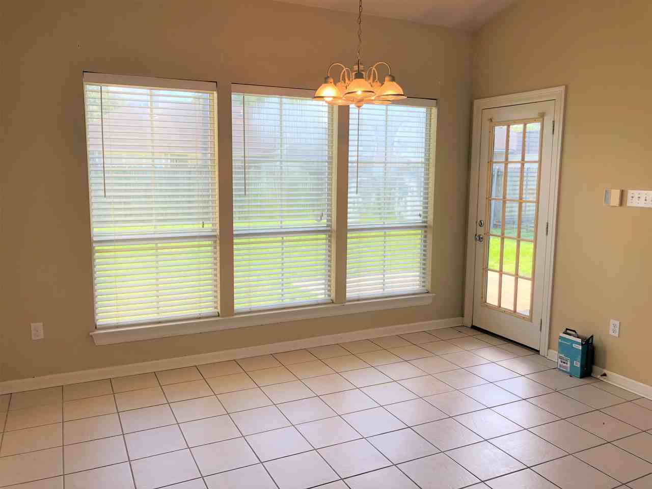 221 Briarhaven Dr - Photo 5 of 13