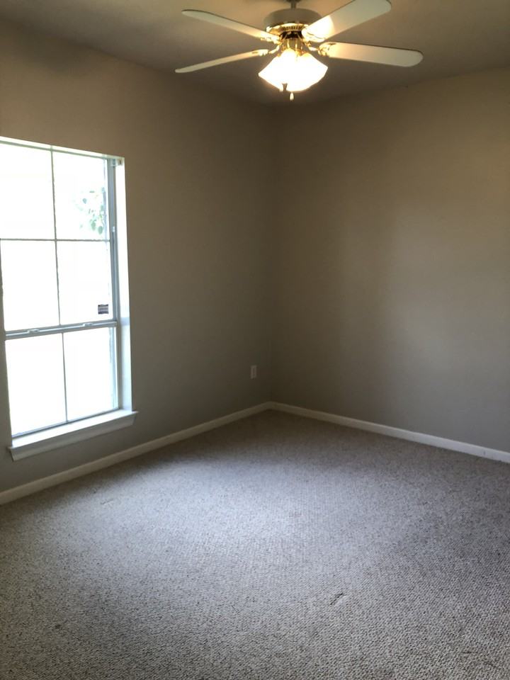 221 Briarhaven Dr - Photo 7 of 13