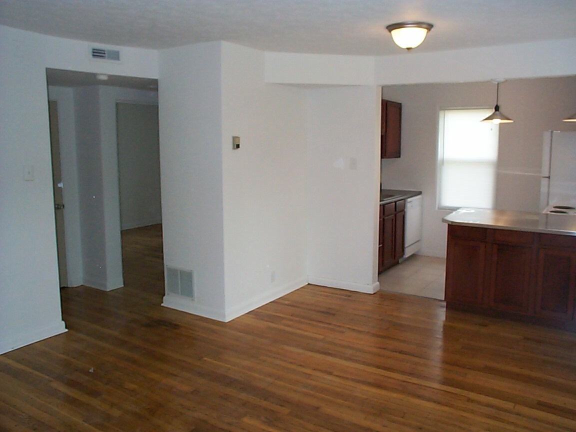 140 E 19th St - Photo 2 of 16