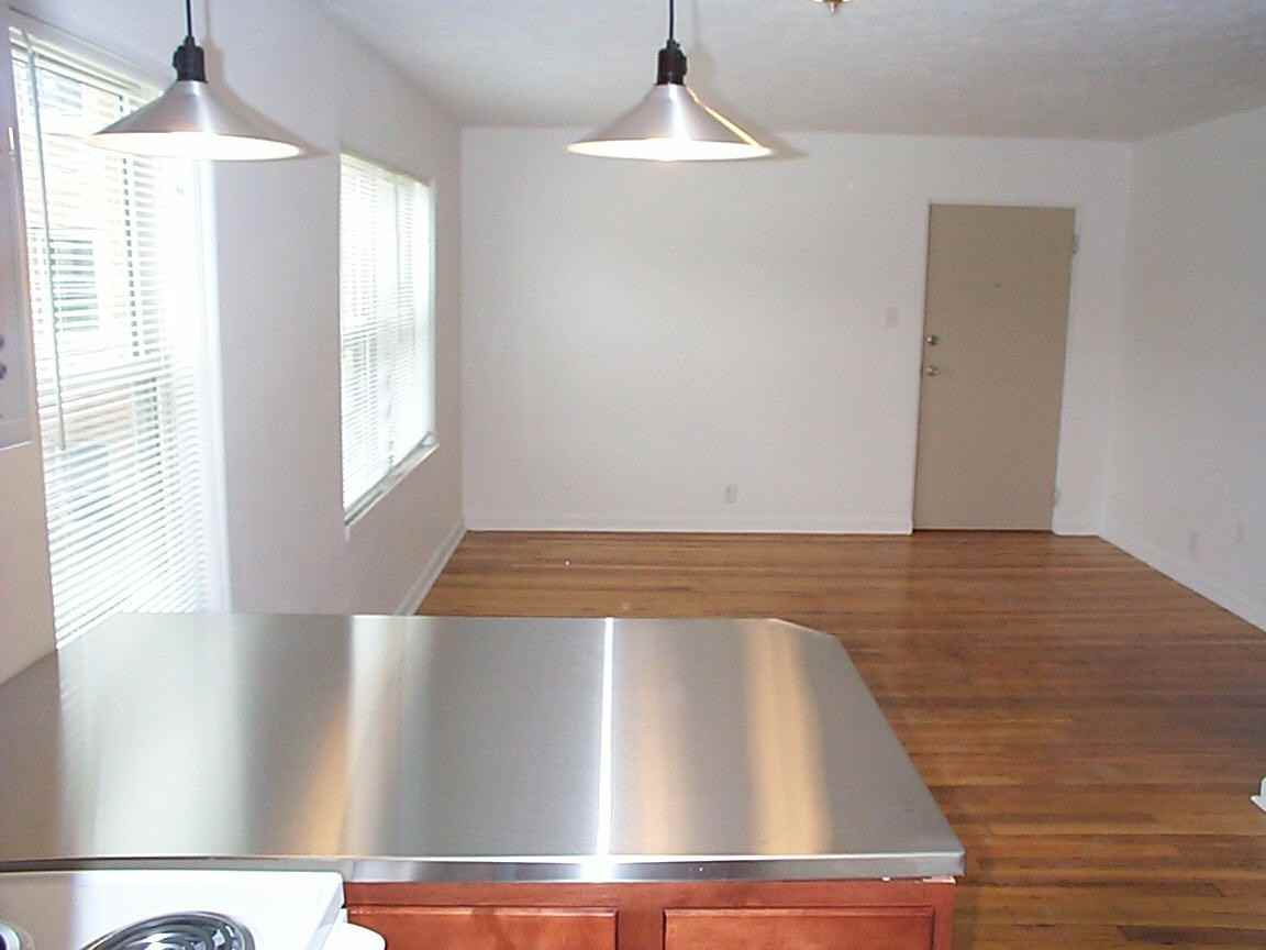 140 E 19th St - Photo 3 of 16