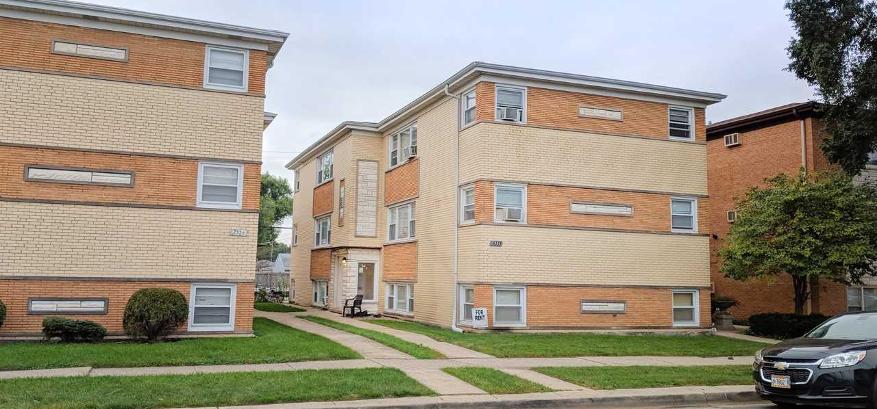 7331 W Fullerton Ave, Elmwood Park, IL 60707 2 Bedroom Apartment for