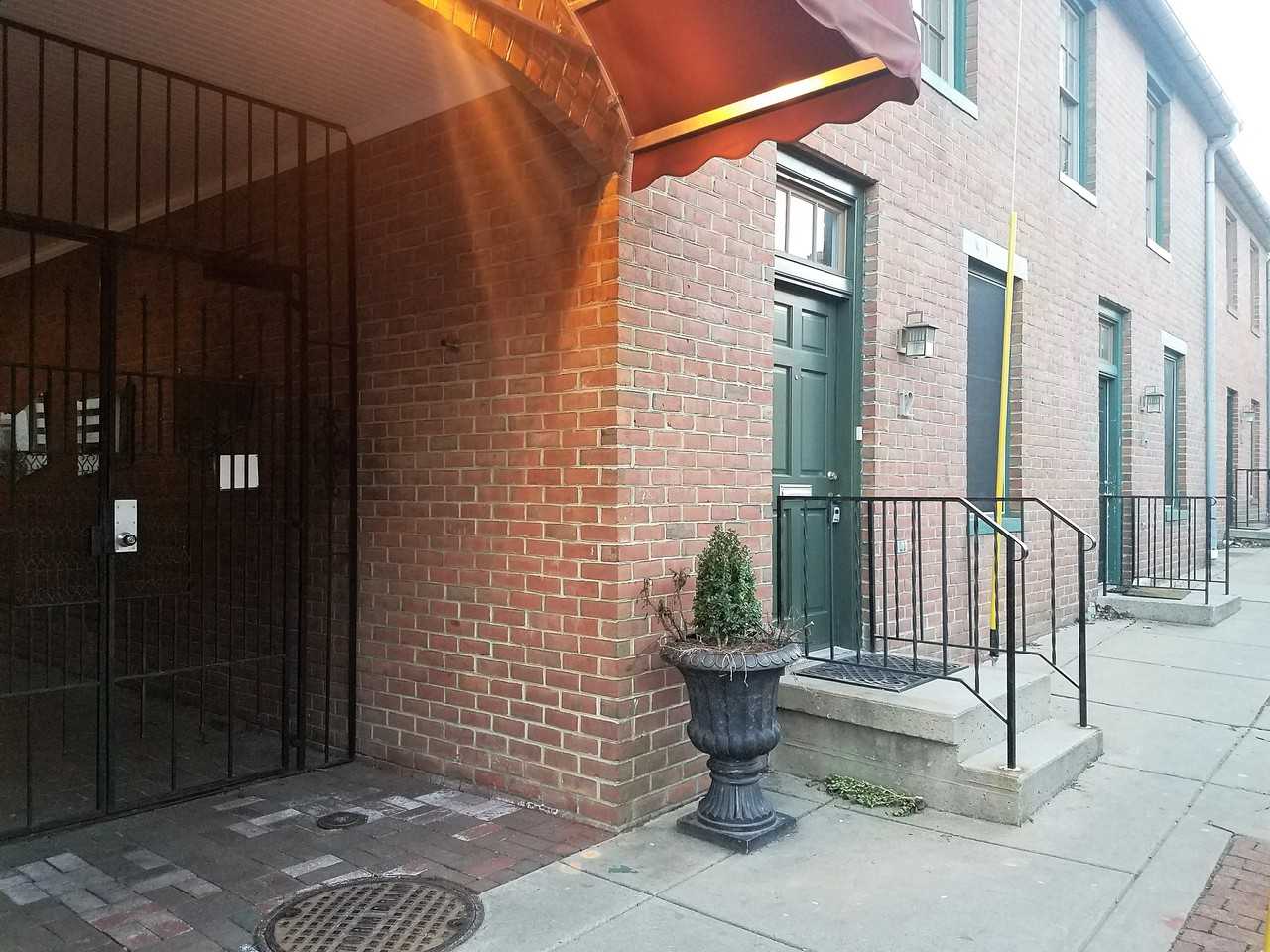 12 W All Saints St - Photo 3 of 22