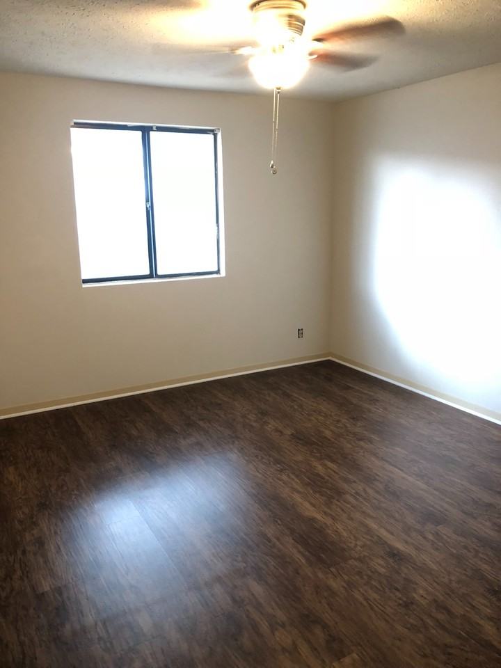 608 John Paul Jones Dr - Photo 3 of 6
