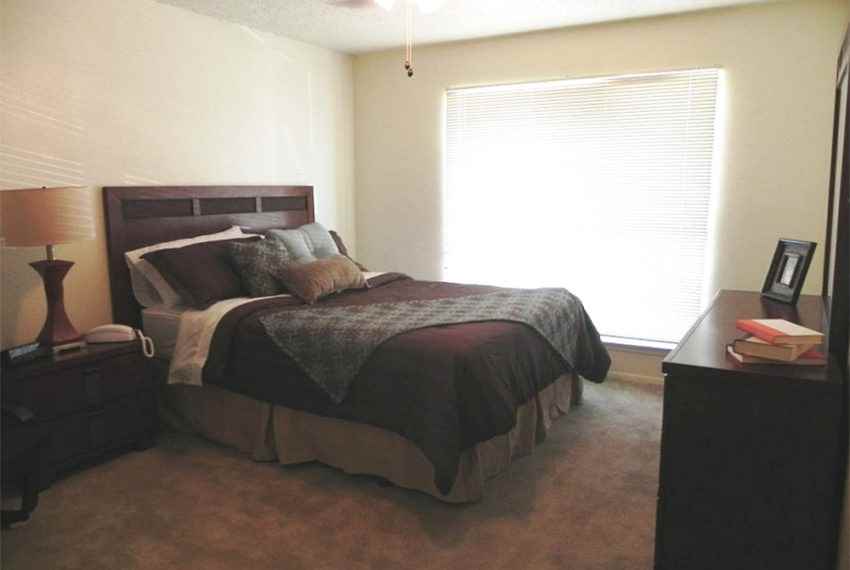 505 Eagle Drive - Photo 3 of 15