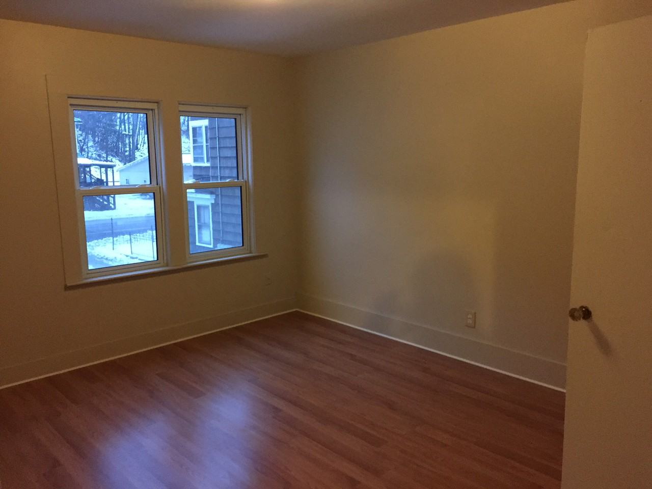 202 Mt Vernon Ave - Photo 2 of 6