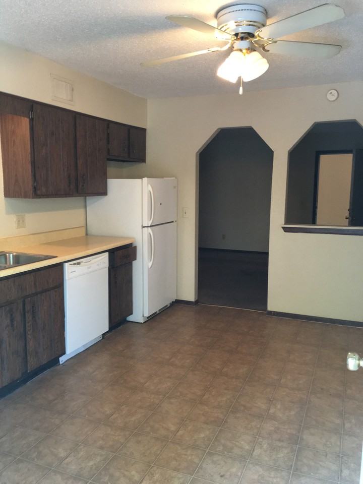 300-302 E Fair St - Photo 2 of 5