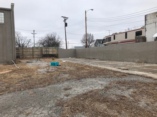 1203 E US Hwy 24 - Photo 2 of 18