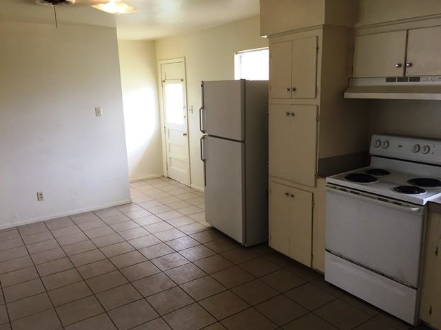 303 Margaret Lee St - Photo 5 of 9