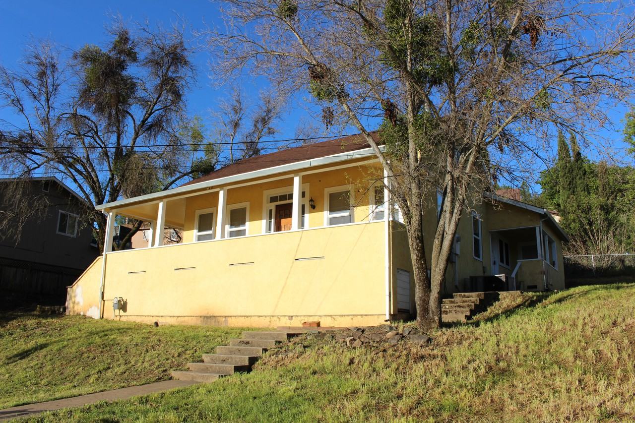 217 Mattley St - Photo 2 of 12