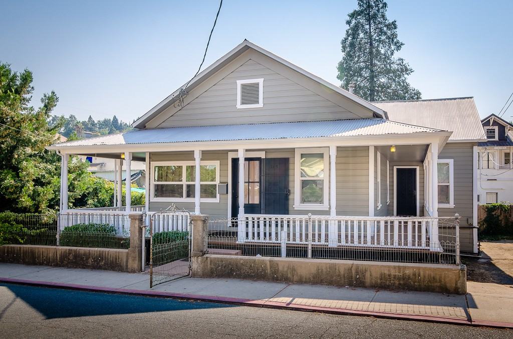 315 N Main St - Photo 2 of 17