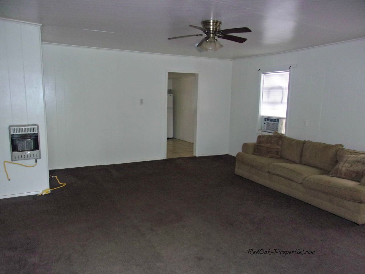 305 S 8th St - Photo 2 of 5