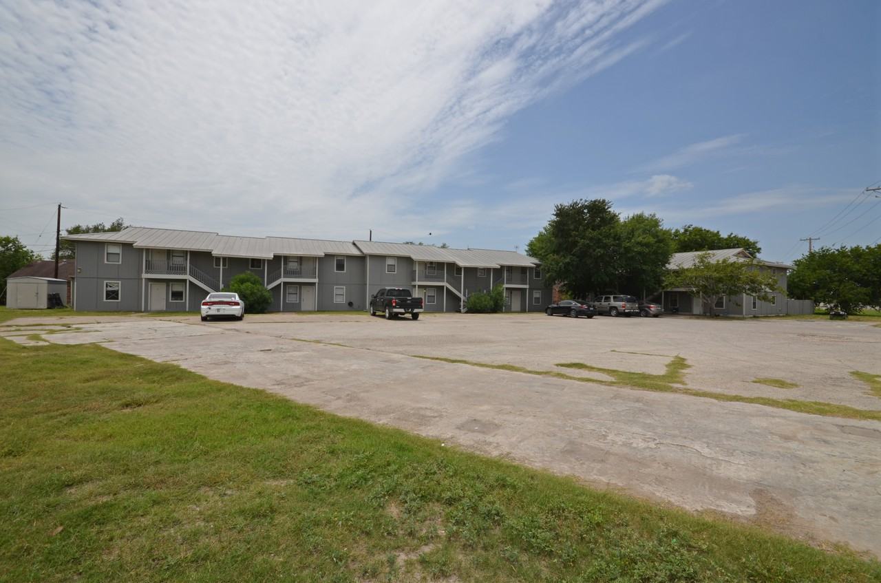 1870 King David Dr - Photo 2 of 15