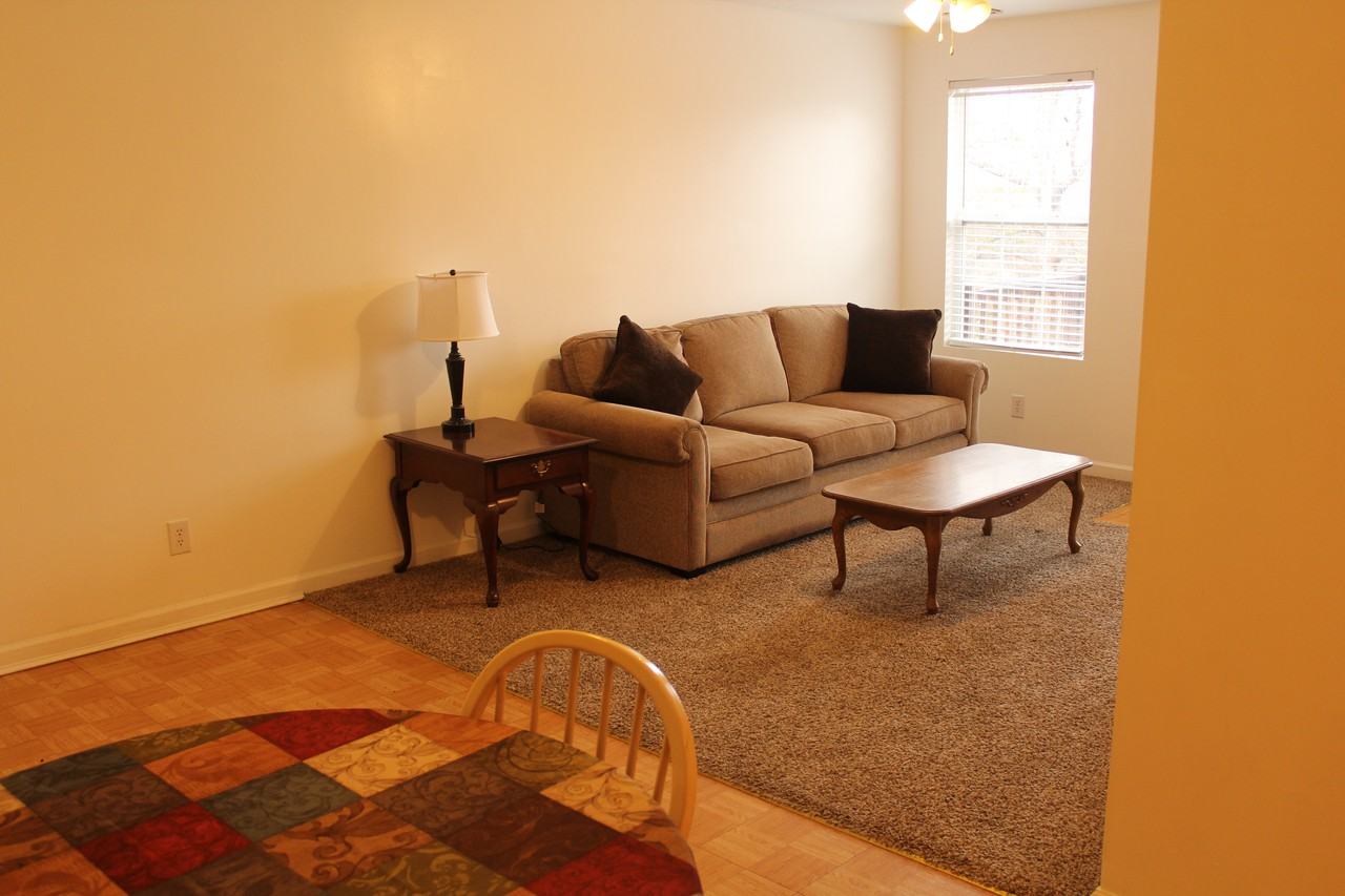 5017 Shannon Dr - Photo 3 of 15