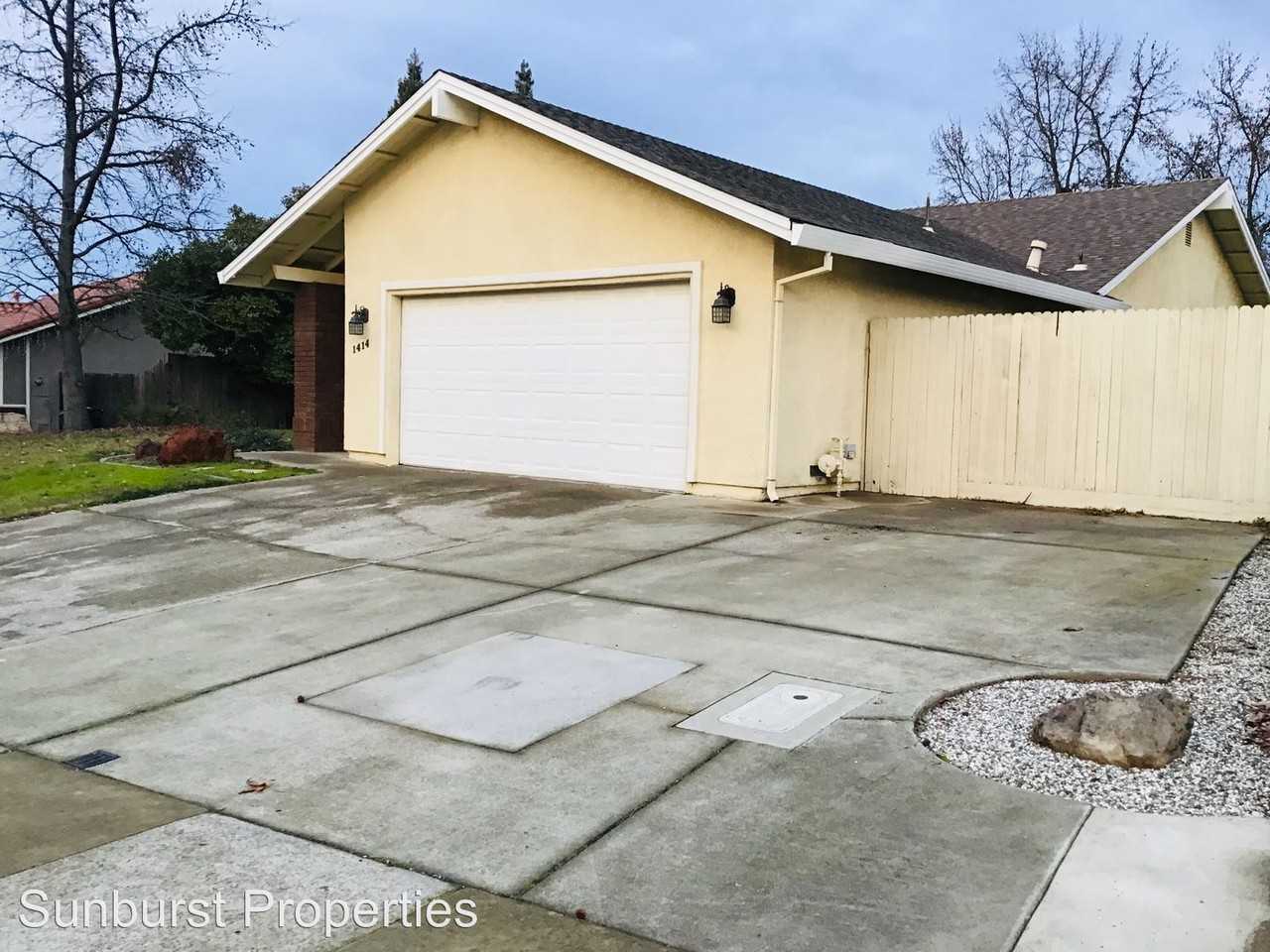 1414 Vista Creek Dr - Photo 2 of 22