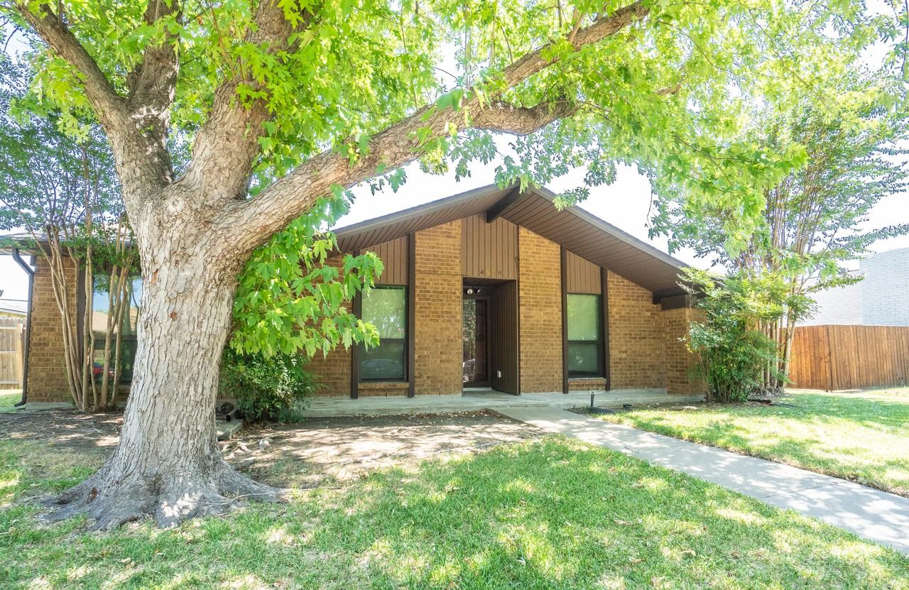 4508 Newcombe Dr - Photo 2 of 27