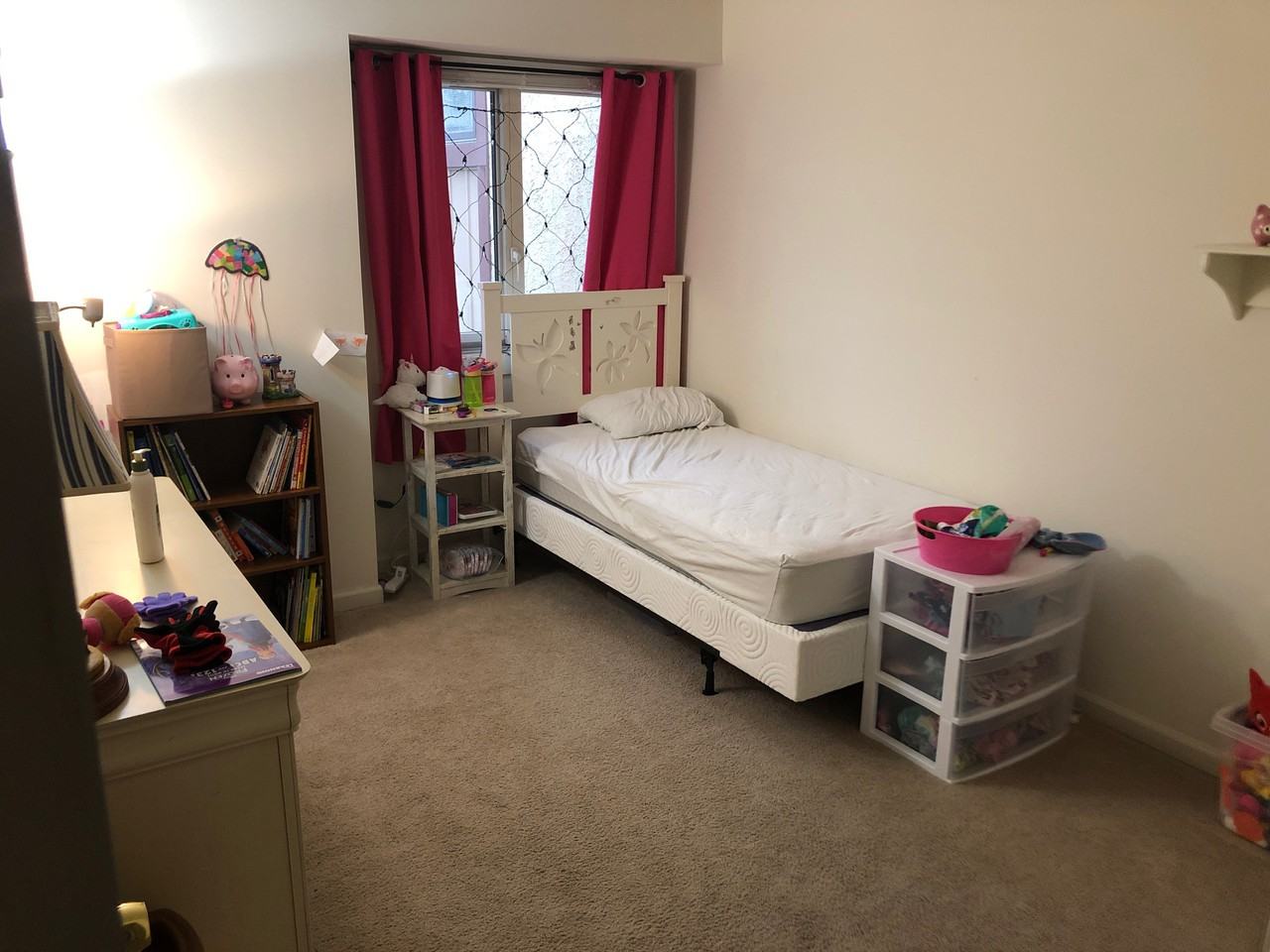 94 Palace Ct - Photo 3 of 4