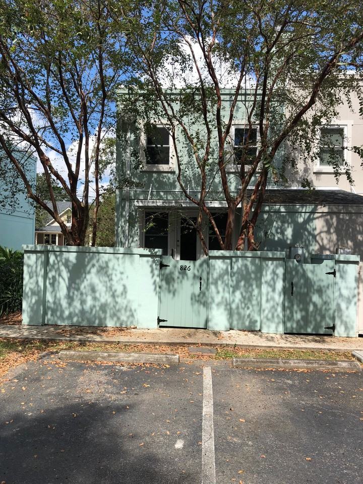 826 Colony Dr - Photo 3 of 7