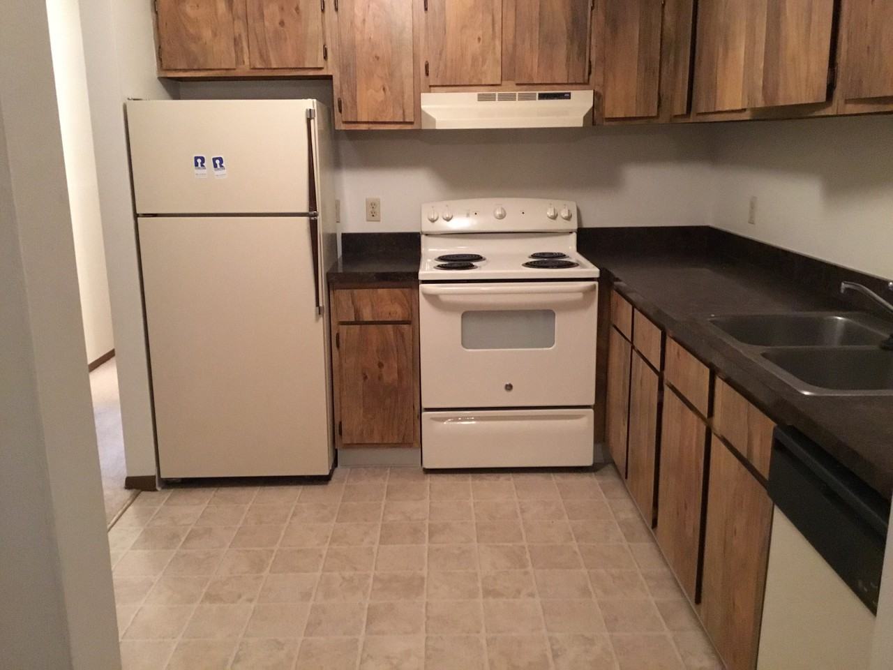 1575 Hampton Knoll Dr - Photo 2 of 11