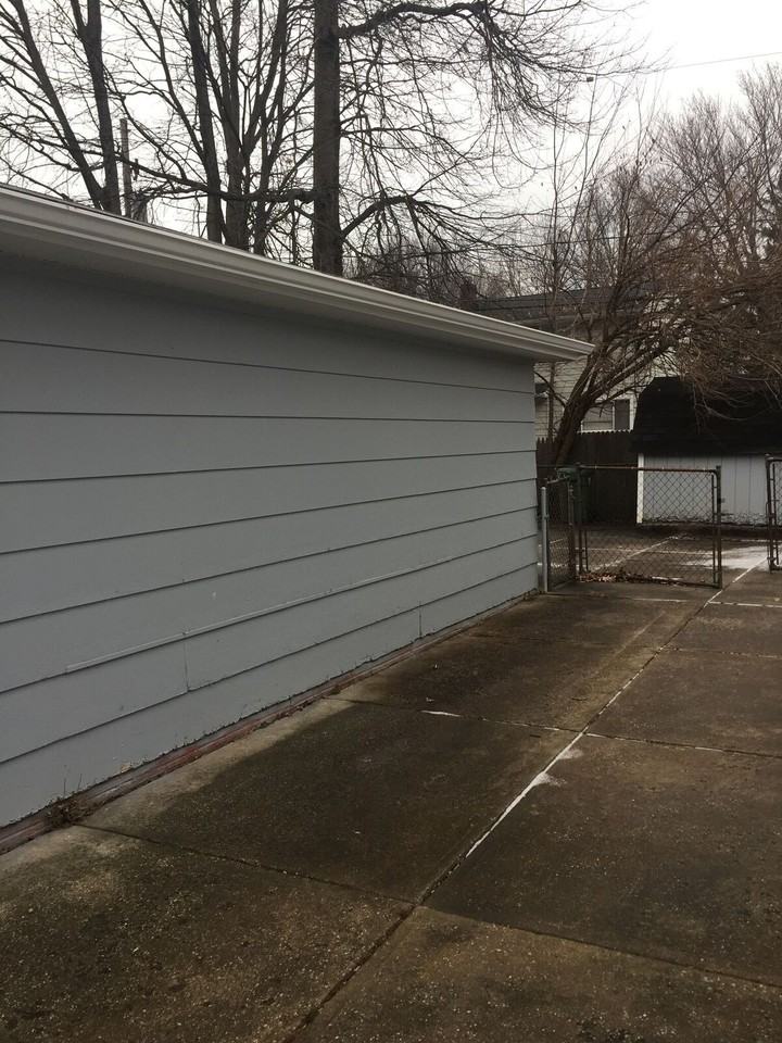 539 Campers Dr - Photo 2 of 10