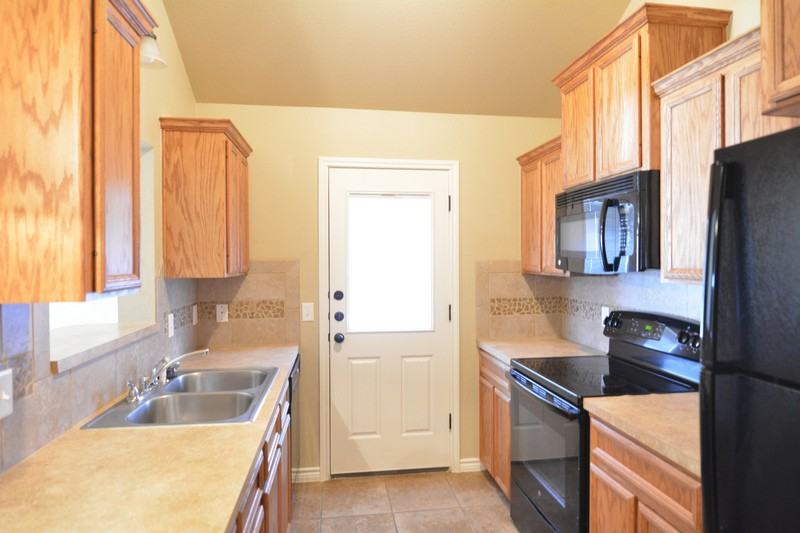 4615 Brutus Ln - Photo 4 of 14