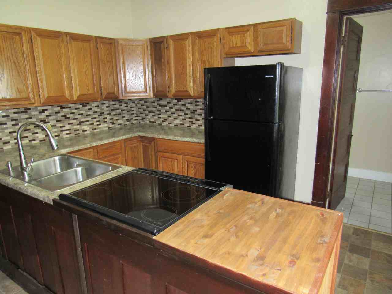 821 S 7th St - Photo 2 of 18
