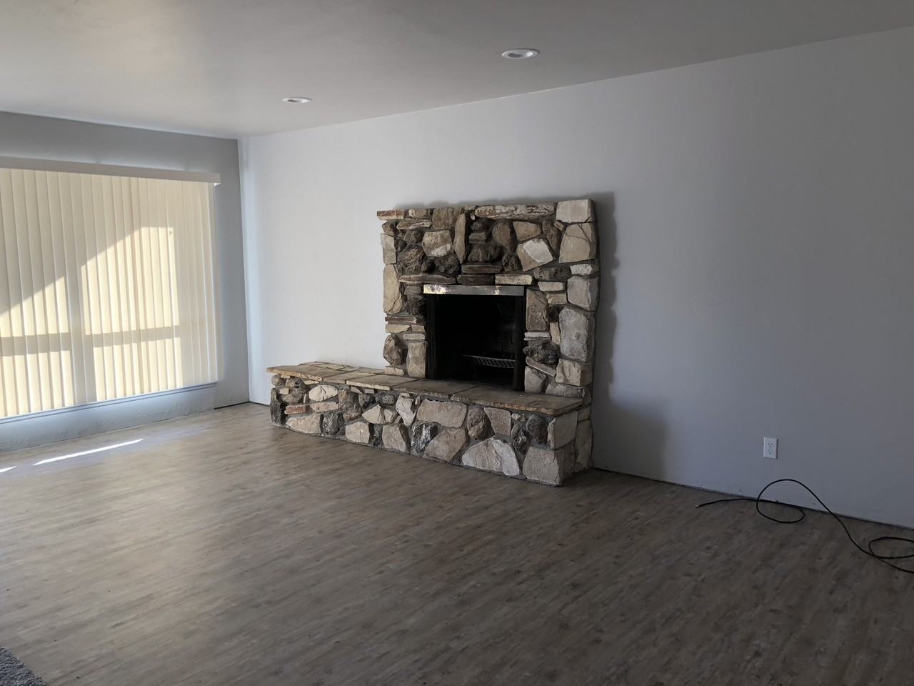 439 Cory Ct - Photo 2 of 6